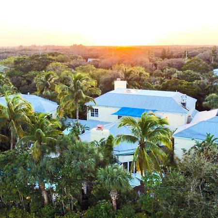 The Caribbean Court Boutique Hotel Vero Beach Exterior foto